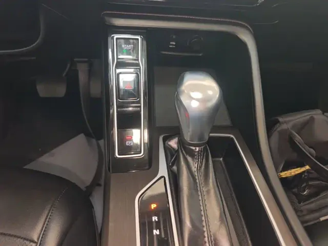 Roewe i5 — Фото автомобиля 13