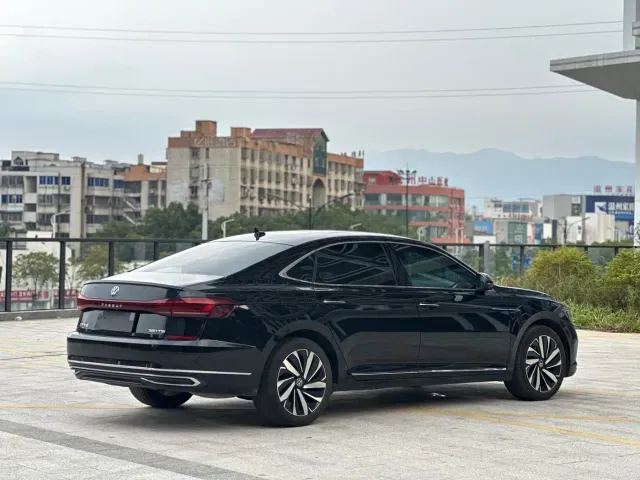 Volkswagen Passat — Фото автомобиля 5