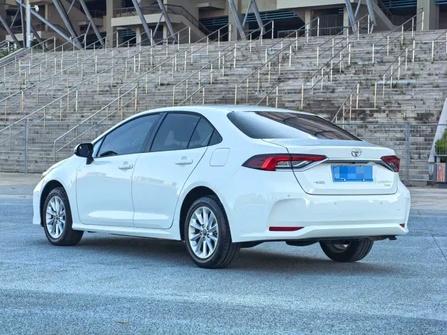 Toyota Corolla — Фото автомобиля 5
