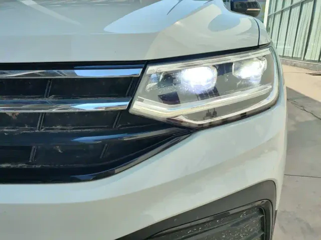 Volkswagen Tiguan L — Фото автомобиля 23