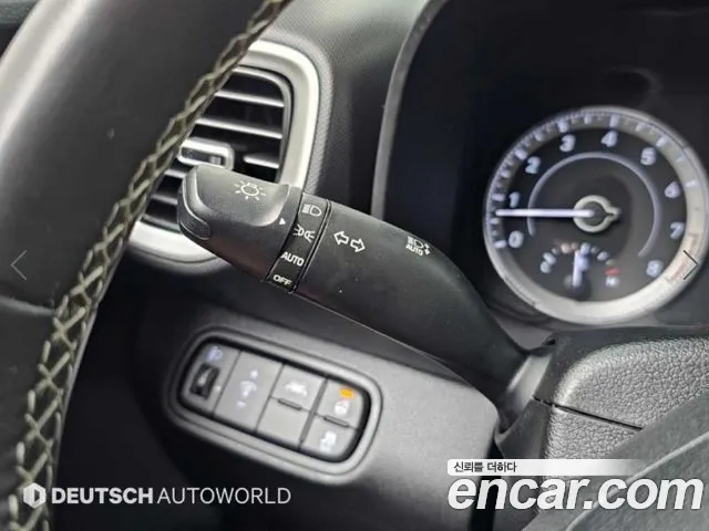 Hyundai Venue — Фото автомобиля 16