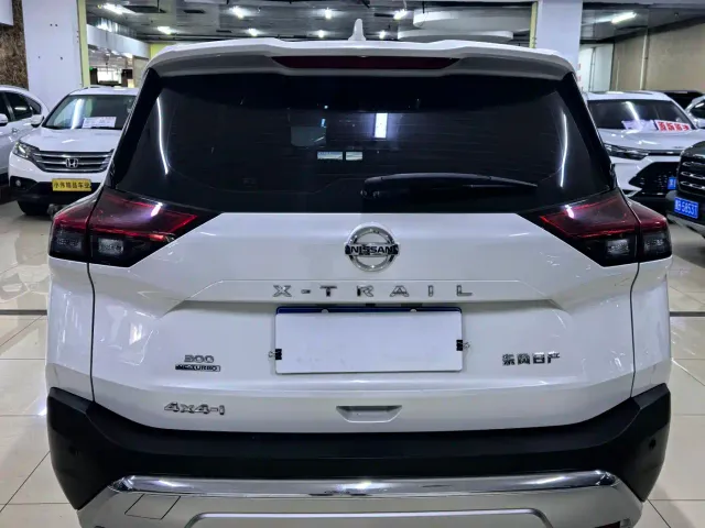 Nissan X-Trail — Фото автомобиля 10