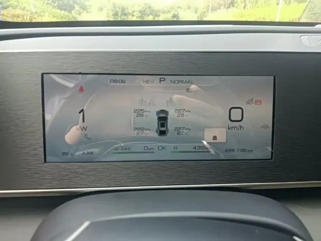 BYD Qin L — Фото автомобиля 11