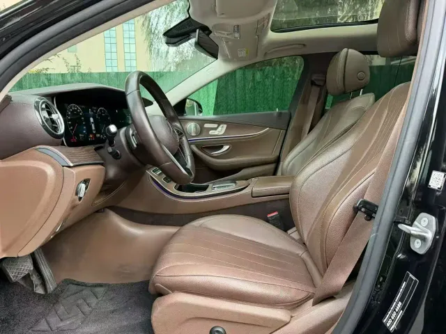Mercedes-Benz E-Class — Фото автомобиля 4