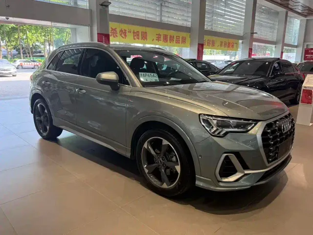 Audi Q3 — Фото автомобиля 3