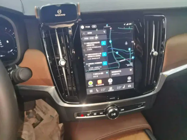 Volvo S90 — Фото автомобиля 12