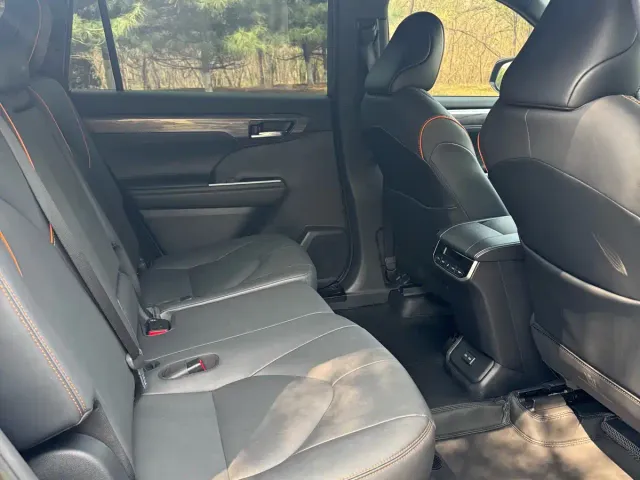 Toyota Crown Kluger — Фото автомобиля 9