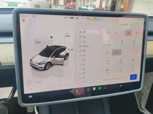 Tesla Model Y — Фото автомобиля 14