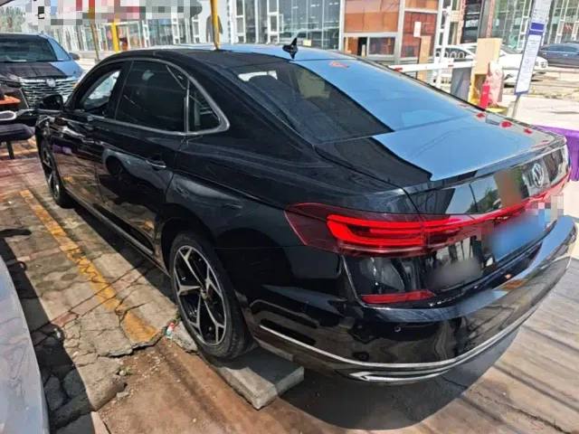 Volkswagen Passat — Фото автомобиля 4