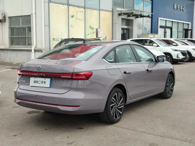 Volkswagen Lavida — Фото автомобиля 3