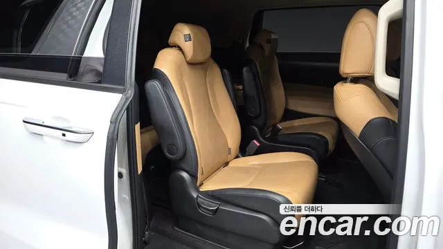 Kia Carnival 4th Gen — Фото автомобиля 18