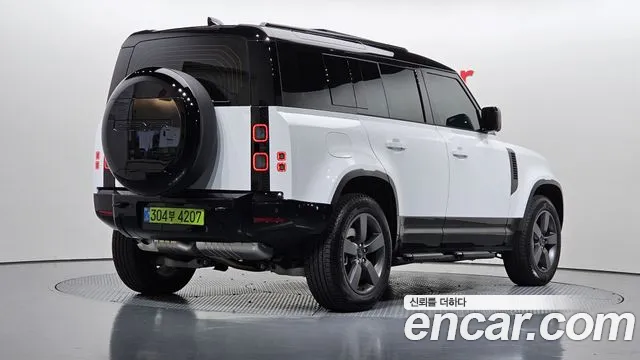 Land Rover Defender L663 — Фото автомобиля 2