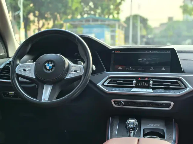 BMW X5 — Фото автомобиля 10
