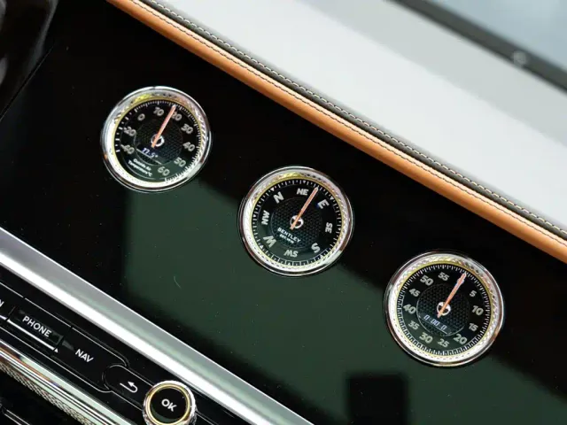 Bentley Flying Spur — Фото автомобиля 24