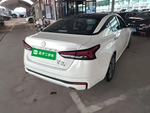 Nissan Teana — Фото автомобиля 4