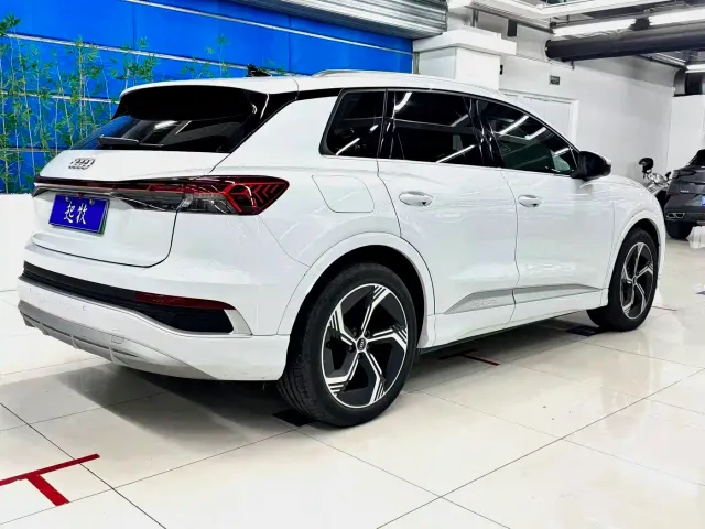 Audi Q4 e-tron — Фото автомобиля 19