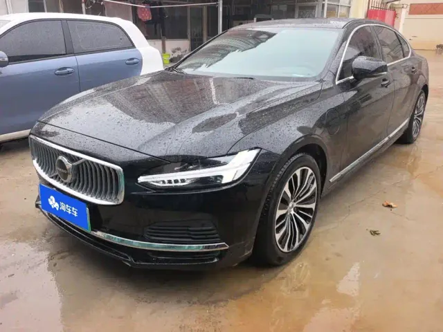 Фотография автомобиля — Volvo S90