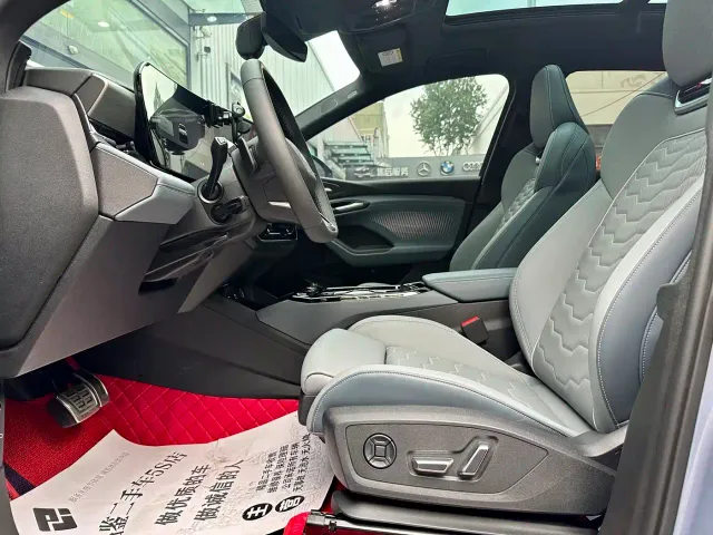 Audi Q6L e-tron — Фото автомобиля 19
