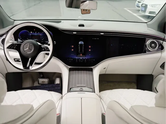 Mercedes-Benz Maybach EQS SUV — Фото автомобиля 17