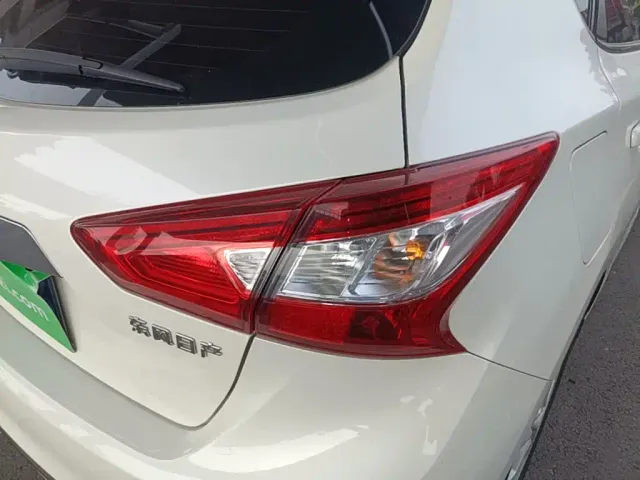 Nissan Tiida — Фото автомобиля 7