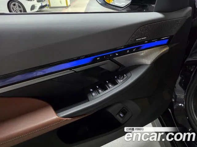 BMW 5 Series G60 — Фото автомобиля 16