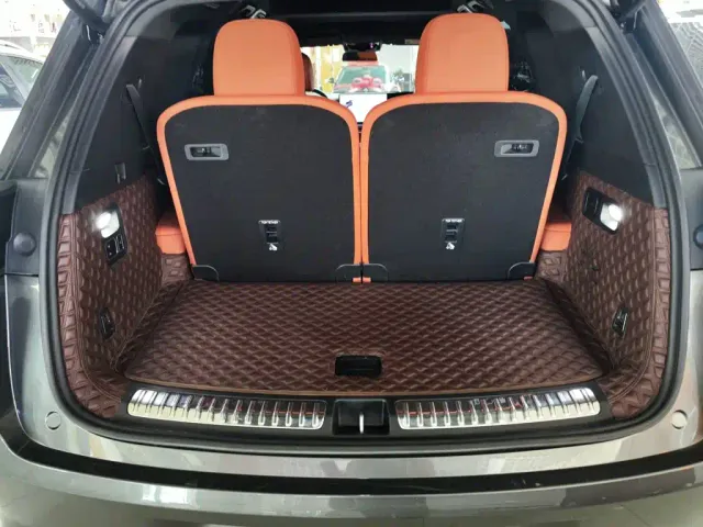Li Auto L8 — Фото автомобиля 18