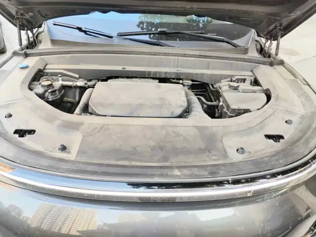 Li Auto L9 — Фото автомобиля 3