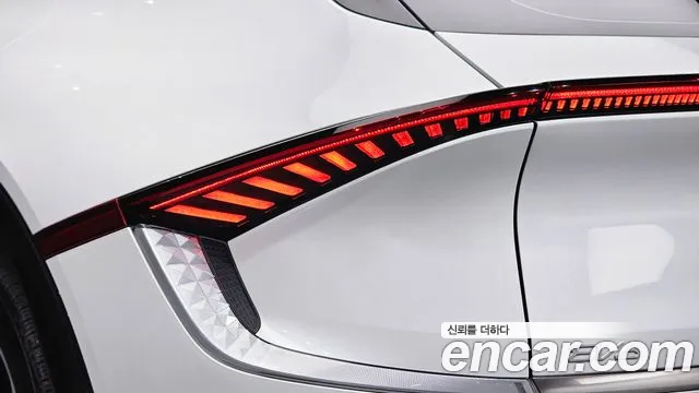 Kia EV6 — Фото автомобиля 8