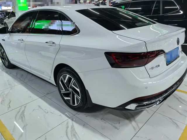 Volkswagen Sagitar — Фото автомобиля 4