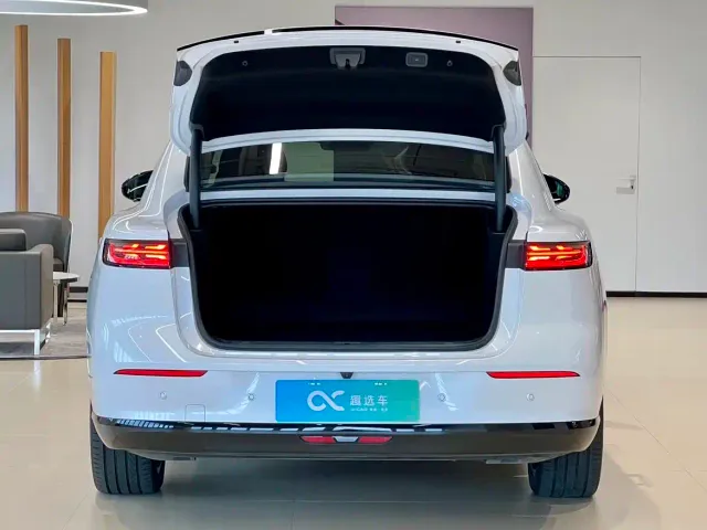 Voyah Auto VOYAH Zhuiguang L 2025 Mid-configuration Model — Фото автомобиля 16