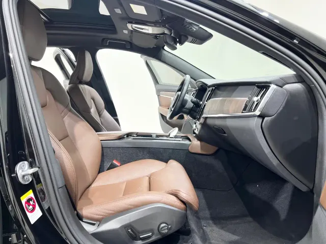 Volvo S90 — Фото автомобиля 9