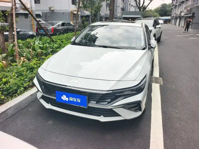 Hyundai Elantra — Фото автомобиля 2