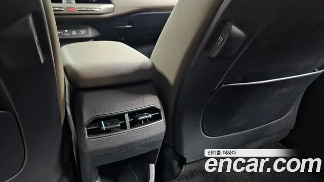 Kia EV4 — Фото автомобиля 19