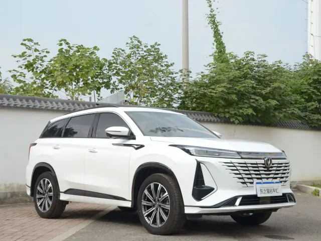 Changan CS75 Plus — Фото автомобиля 3
