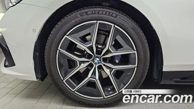 BMW 5-Series — Фото автомобиля 5