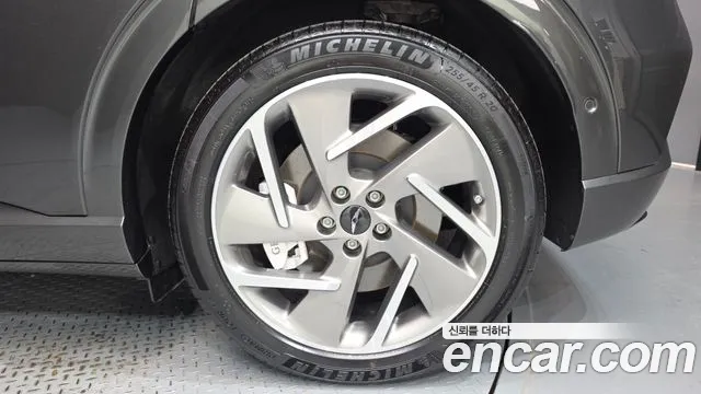 Genesis GV60 — Фото автомобиля 4