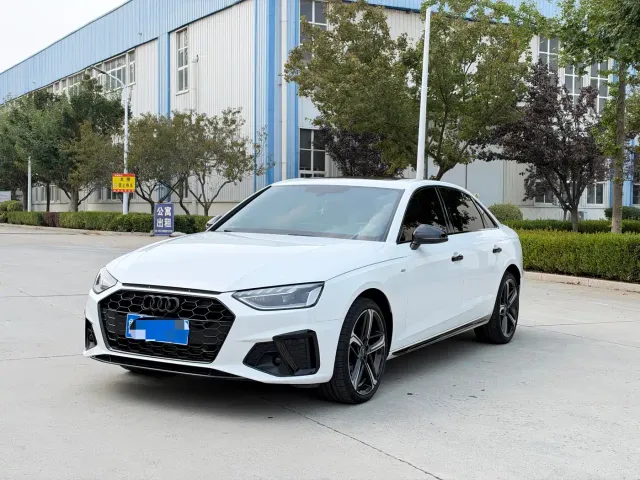 Фотография автомобиля — Audi A4L