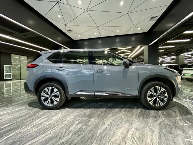 Nissan X-Trail — Фото автомобиля 4