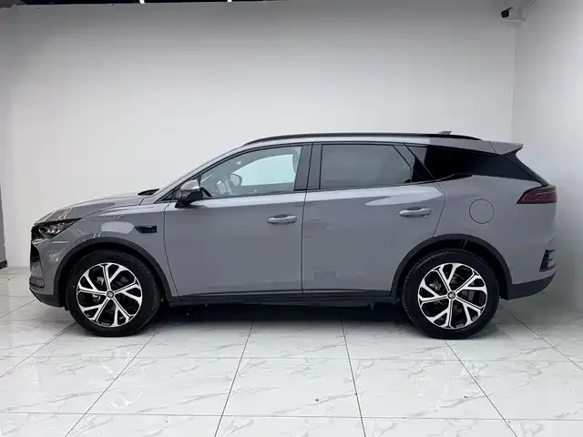 BYD Tang — Фото автомобиля 14