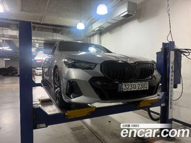 Фотография автомобиля — BMW 5 Series G60