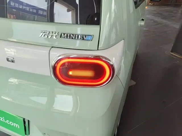 Wuling Hongguang Mini EV — Фото автомобиля 7