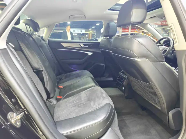Audi A7L — Фото автомобиля 16