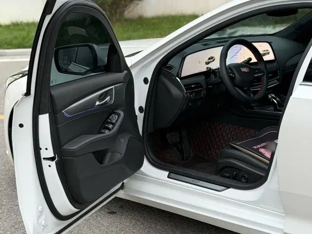 Cadillac CT5 — Фото автомобиля 19