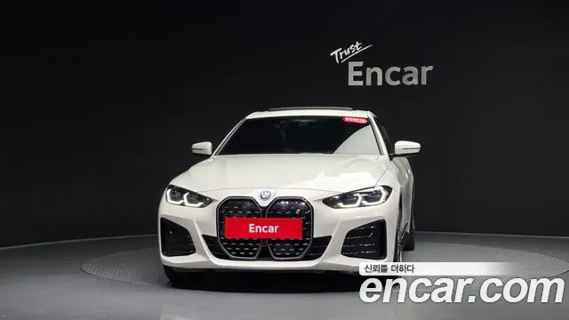 BMW i4 — Фото автомобиля 3