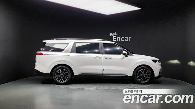 Kia Canival — Фото автомобиля 4