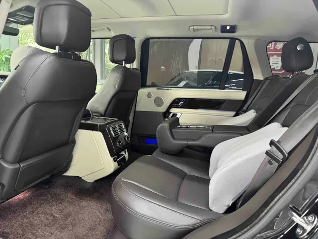 Land Rover Range Rover 2021 3.0 L6 Heritage Extended Classic Edition — Фото автомобиля 7