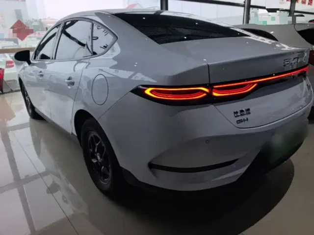 BYD Qin PLUS — Фото автомобиля 4
