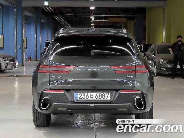 Genesis GV70 — Фото автомобиля 3