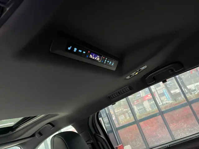 Toyota Sienna — Фото автомобиля 5
