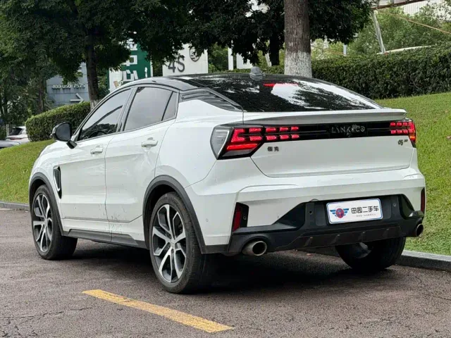 Lynk & Co 05 — Фото автомобиля 4